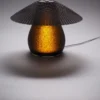 黑色蘑菇桌燈側前方光影
